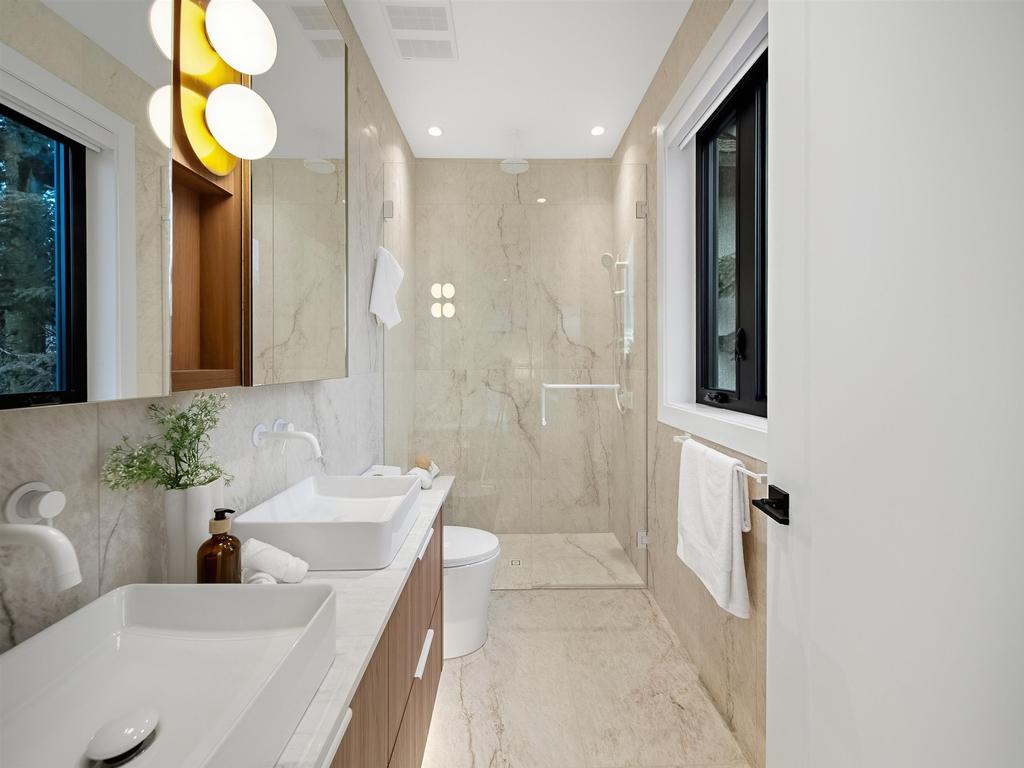 Listing Image for R3100870