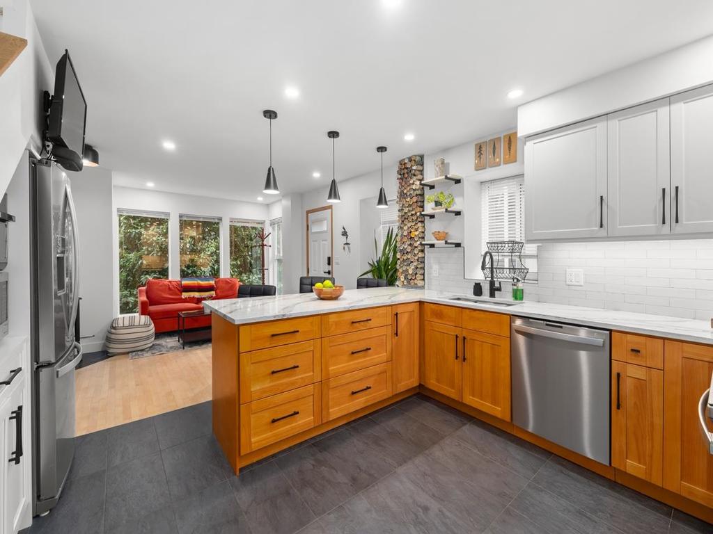 Listing Image for R3100975