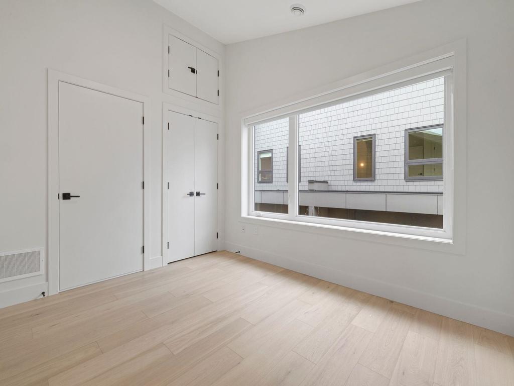 Listing Image for R3100996
