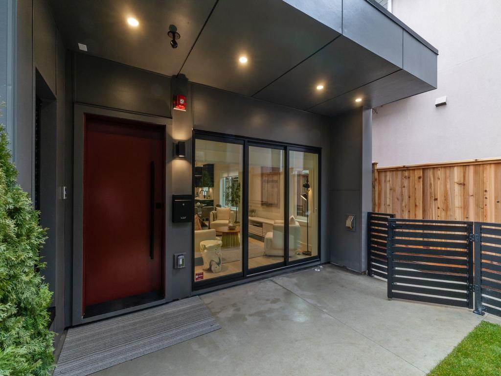Listing Image for R3101007