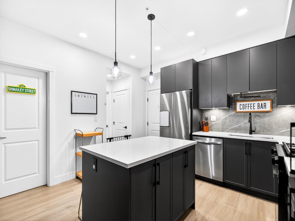 Listing Image for R3101012