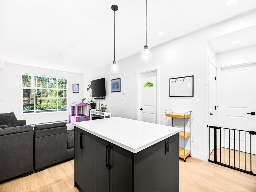 Listing Image for R3101012