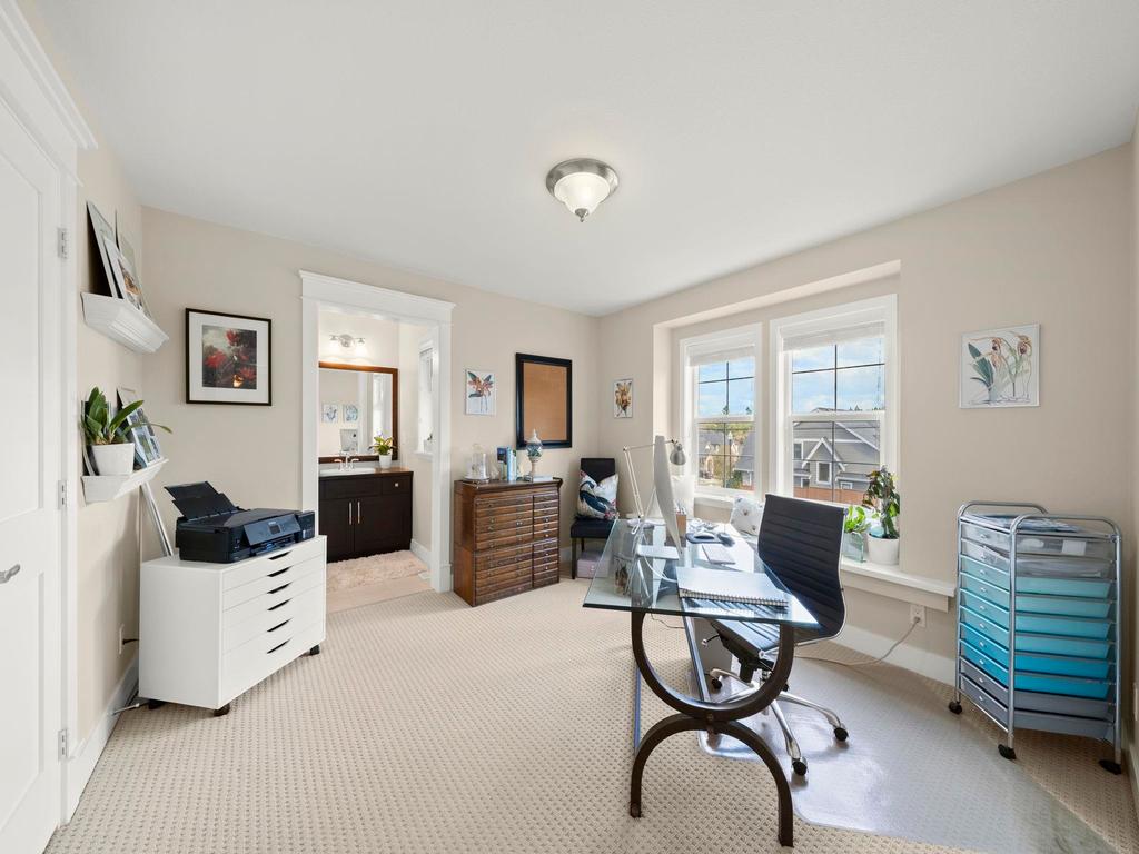 Listing Image for R3101013