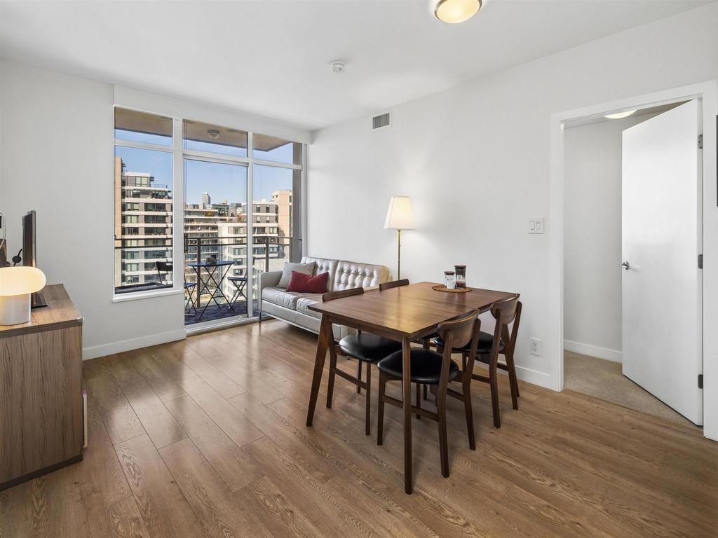 Listing Image for R3101020