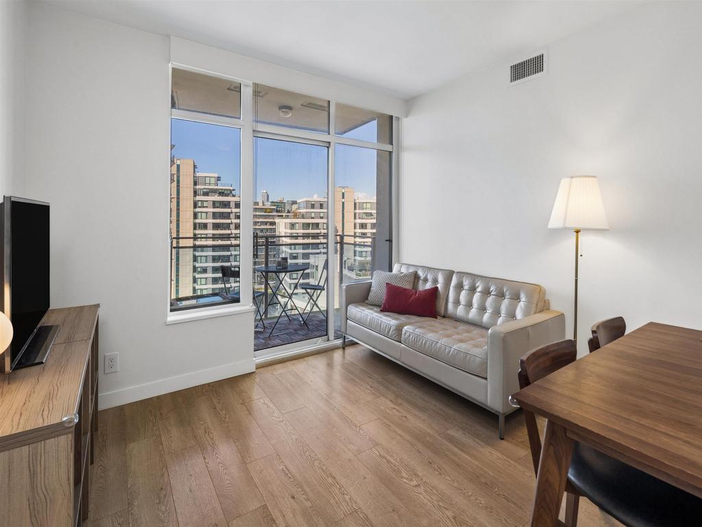 Listing Image for R3101020