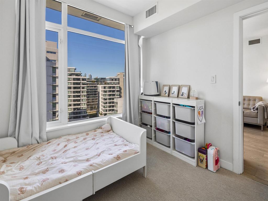 Listing Image for R3101020