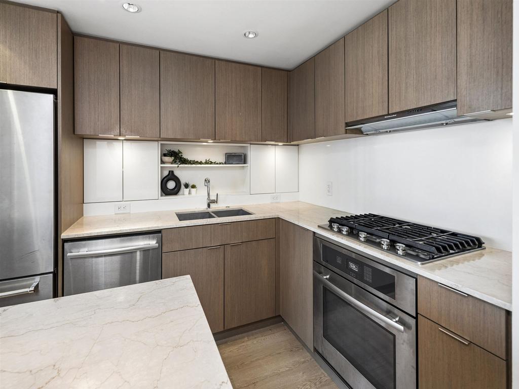 Listing Image for R3101020