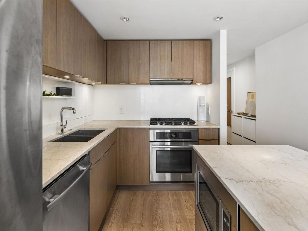 Listing Image for R3101020