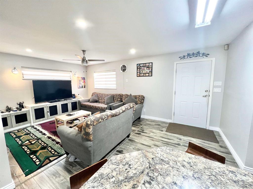 Listing Image for R3101022