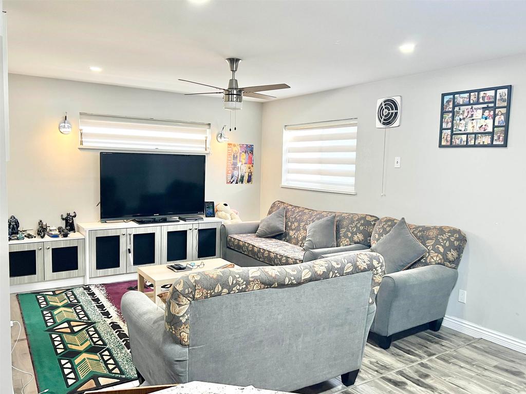 Listing Image for R3101022