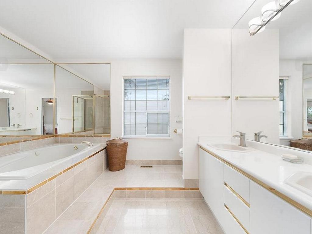 Listing Image for R3101080