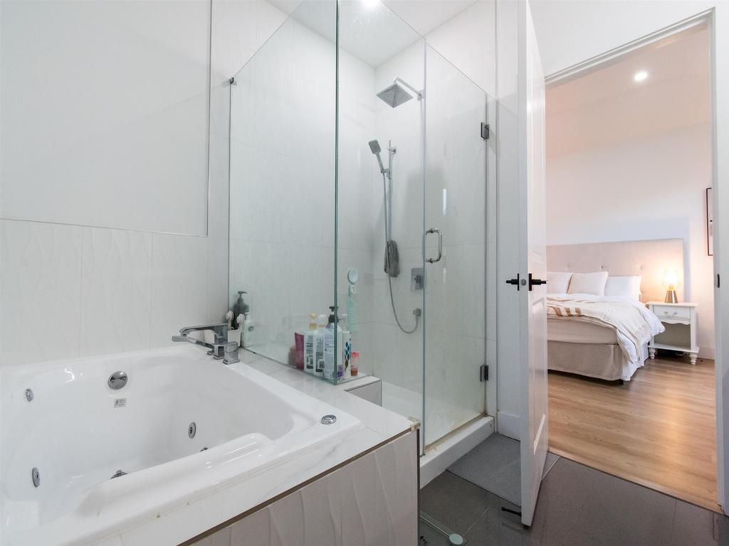 Listing Image for R3101111