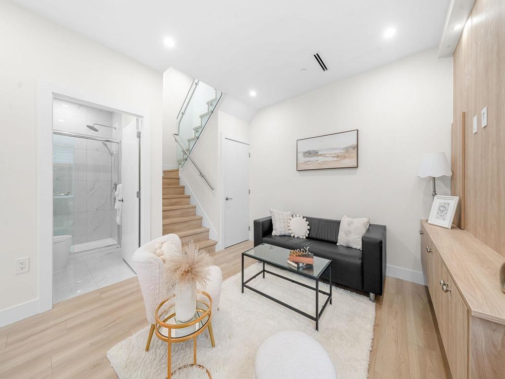 Listing Image for R3101300