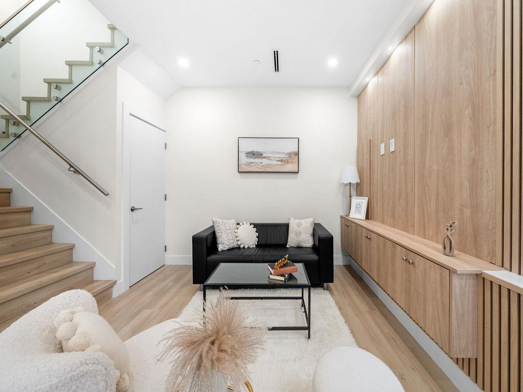 Listing Image for R3101300