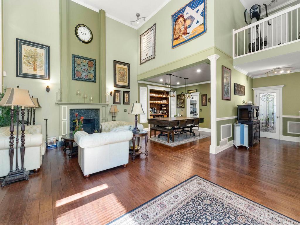 Listing Image for R3101594