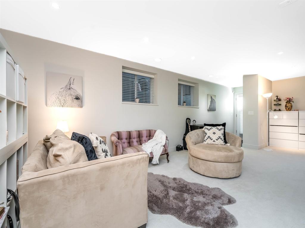 Listing Image for R3101800