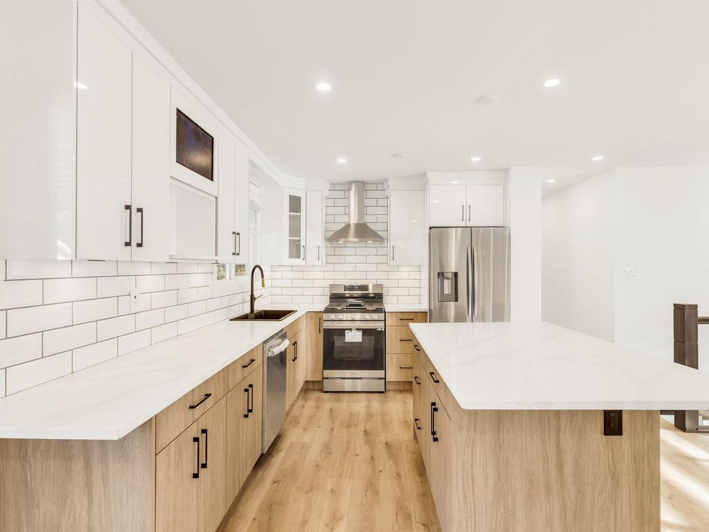 Listing Image for R3102000