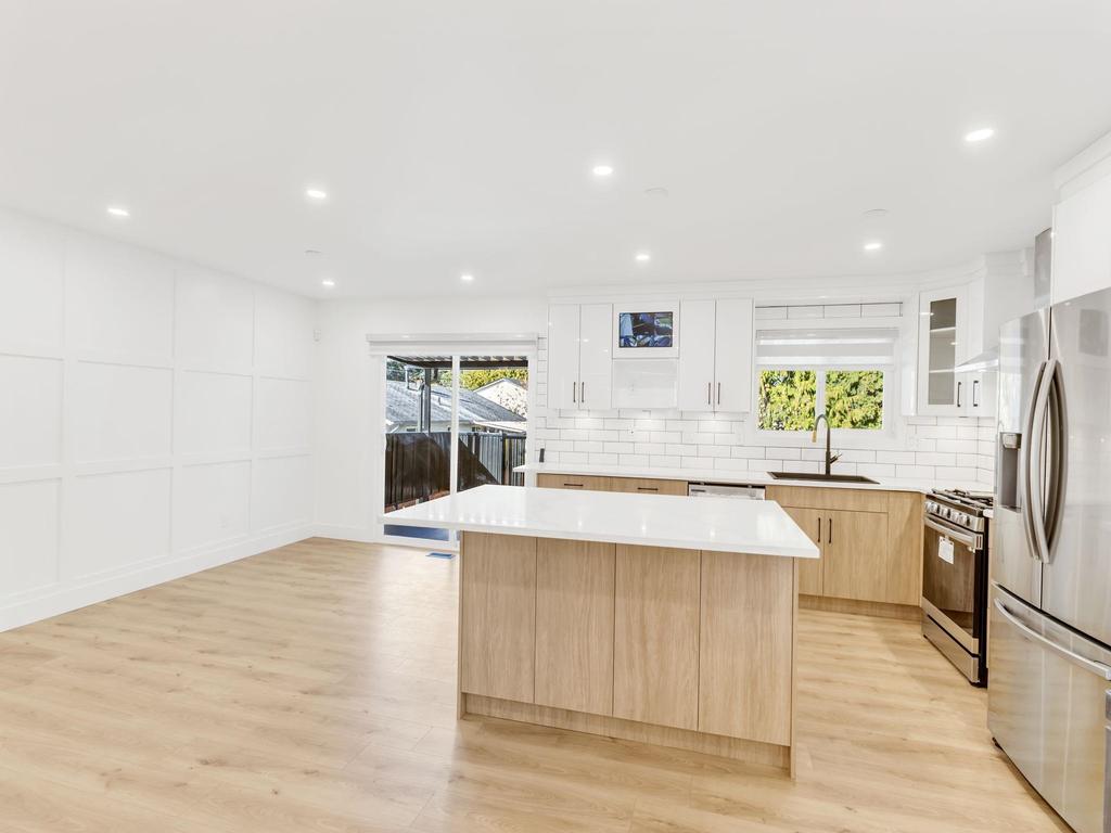 Listing Image for R3102000