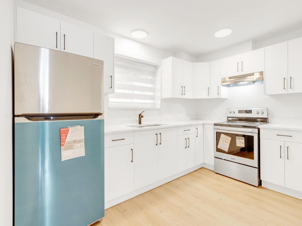 Listing Image for R3102000
