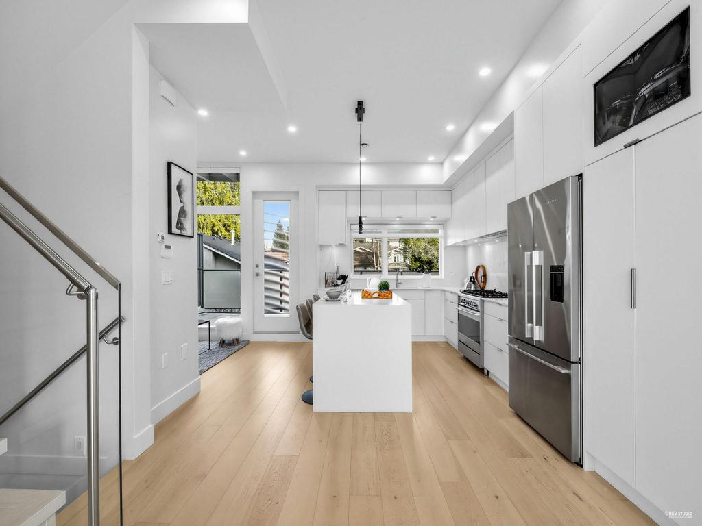 Listing Image for R3102035