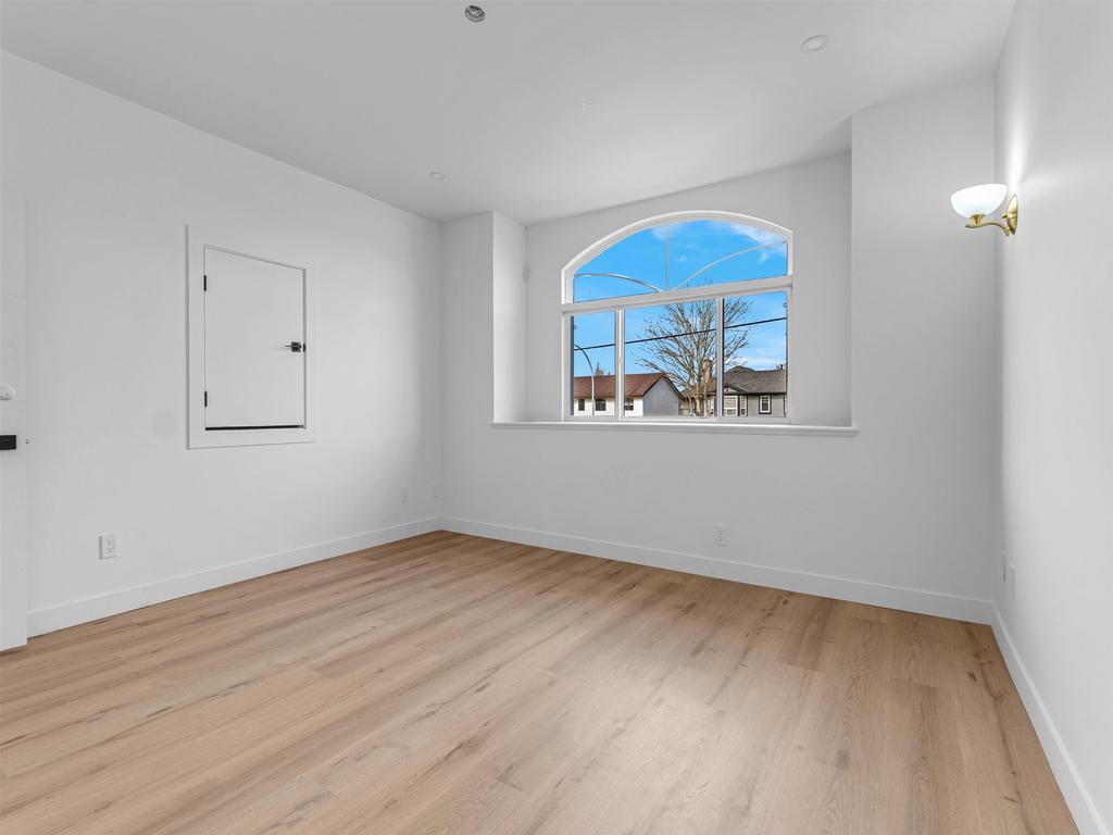 Listing Image for R3102036