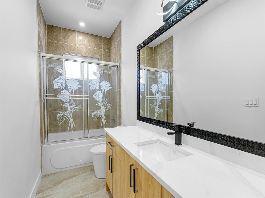 Listing Image for R3102036