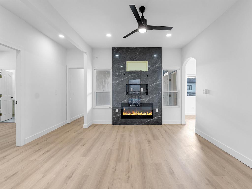 Listing Image for R3102036