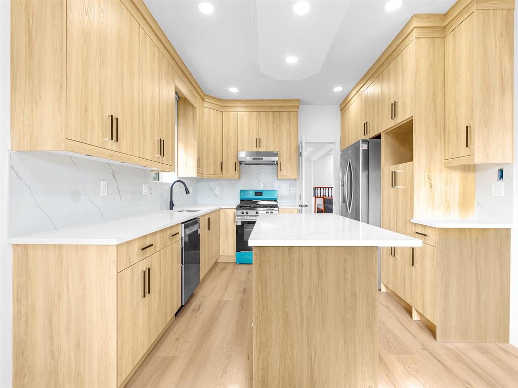 Listing Image for R3102036