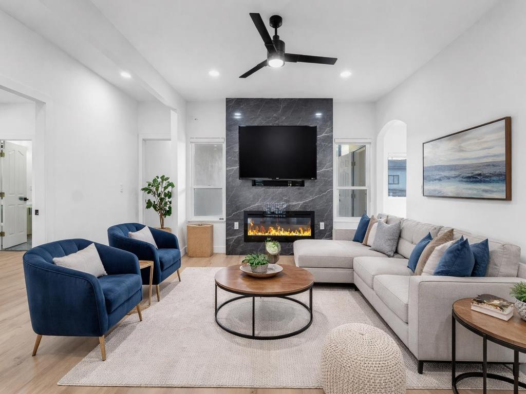 Listing Image for R3102036