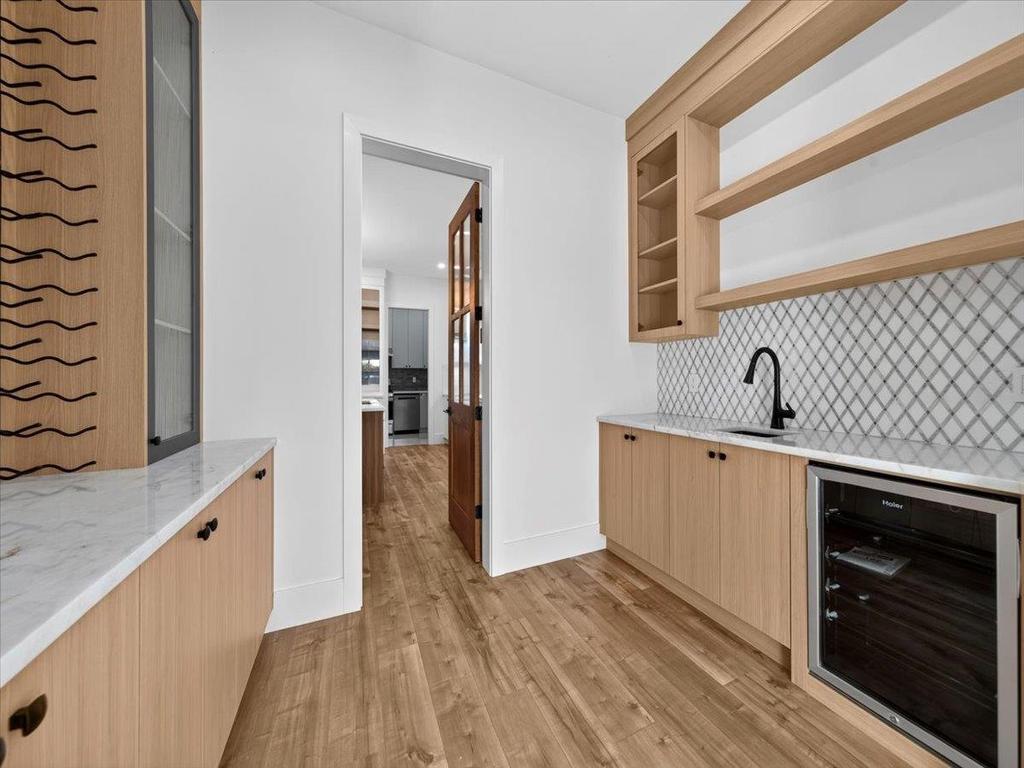 Listing Image for R3102095