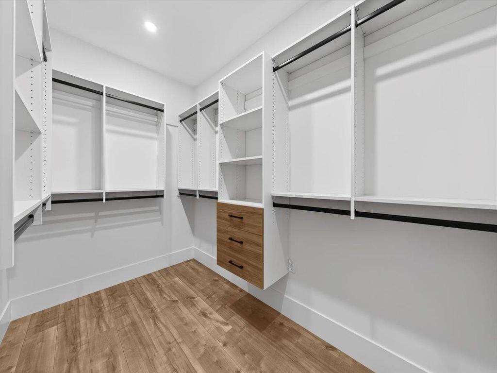 Listing Image for R3102095