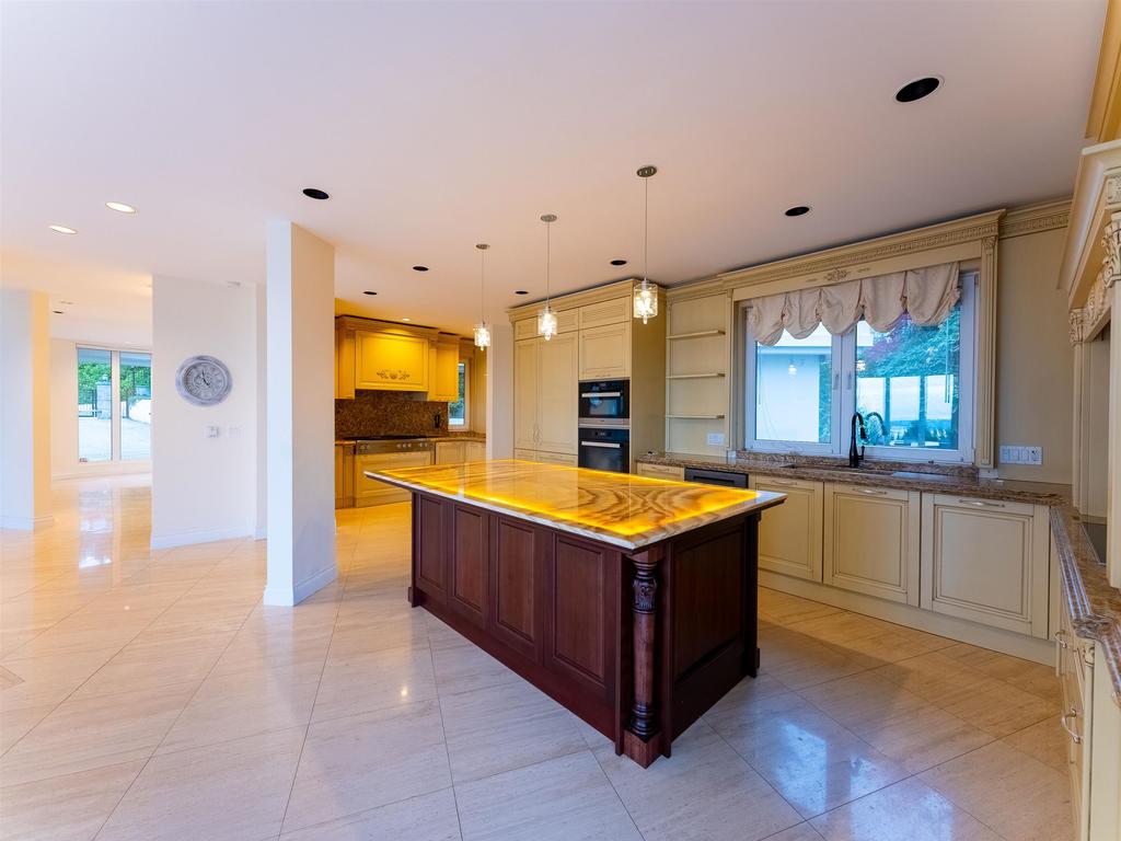 Listing Image for R3102802