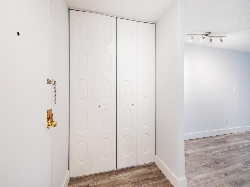 Listing Image for R3102836