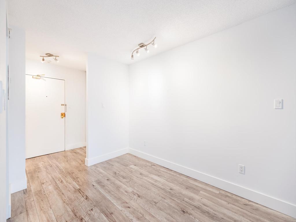 Listing Image for R3102836