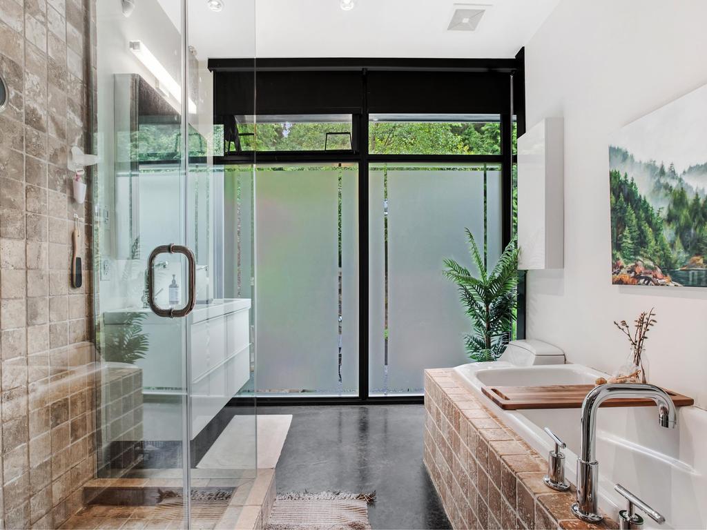 Listing Image for R3102878