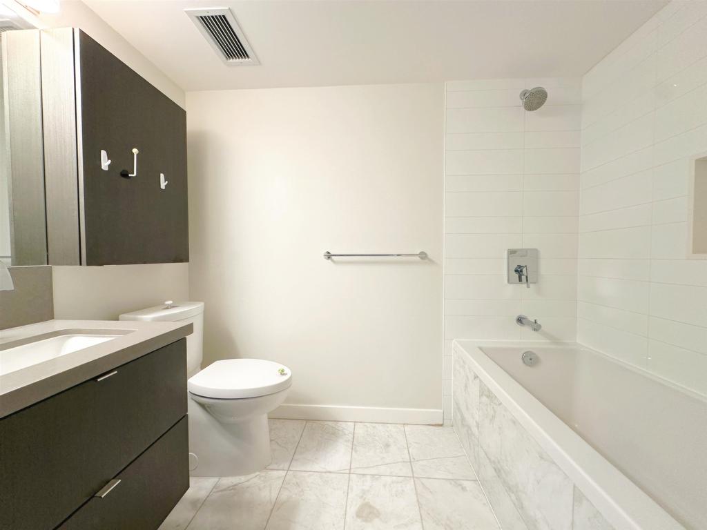 Listing Image for R3103040