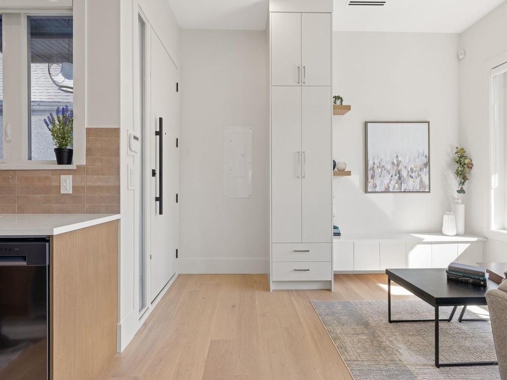 Listing Image for R3103075