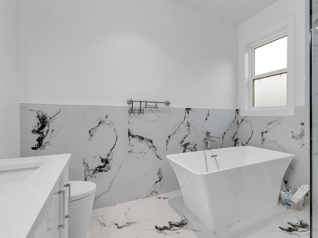 Listing Image for R3103176