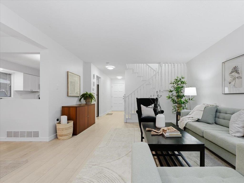 Listing Image for R3103203