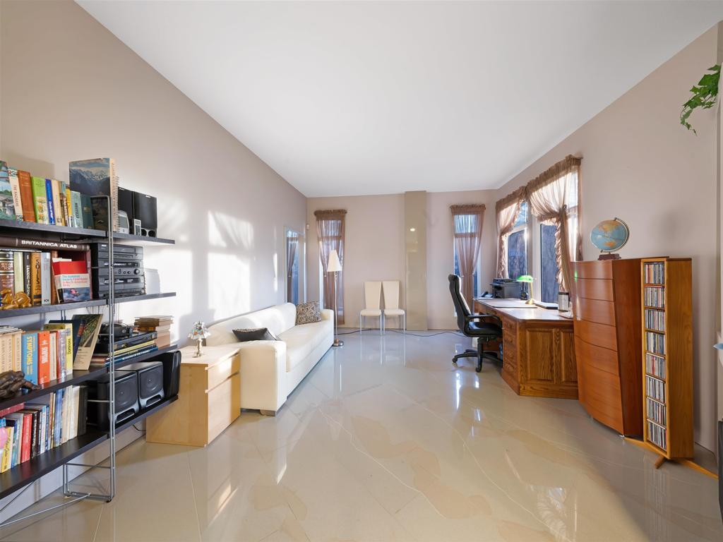 Listing Image for R3103394