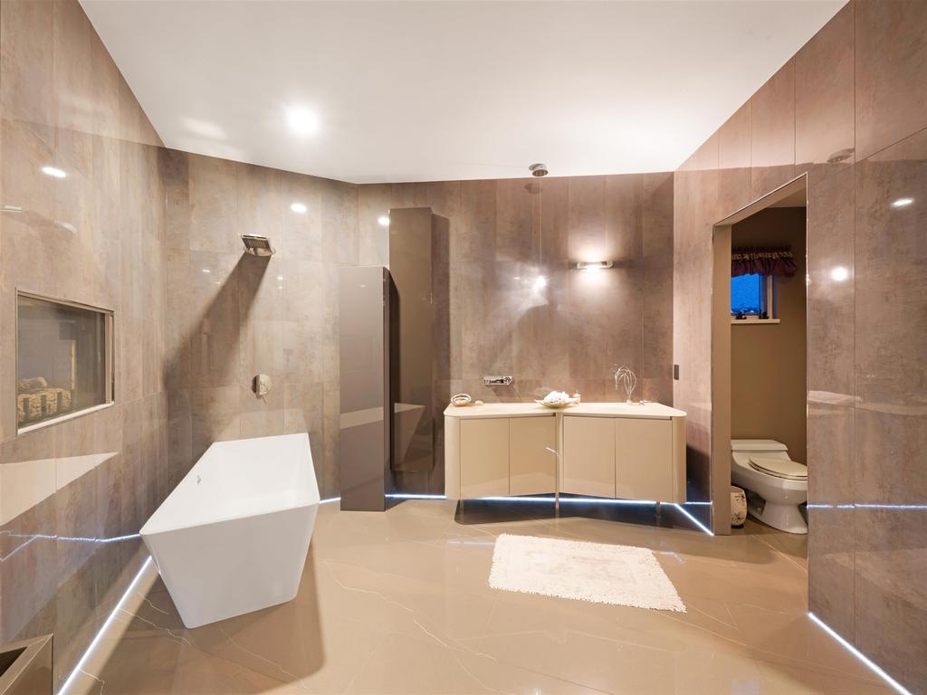 Listing Image for R3103394