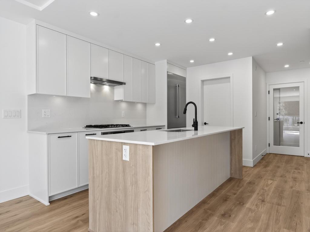 Listing Image for R3103398