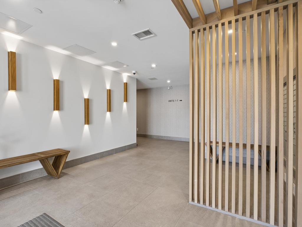 Listing Image for R3103611