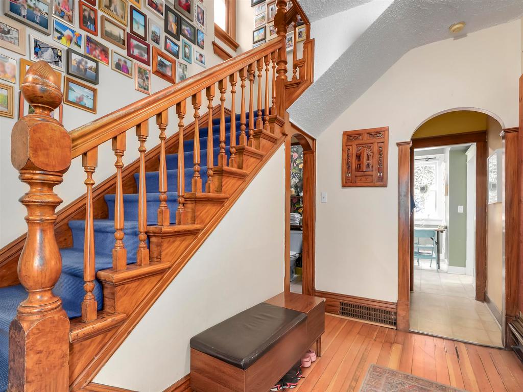 Listing Image for R3104057