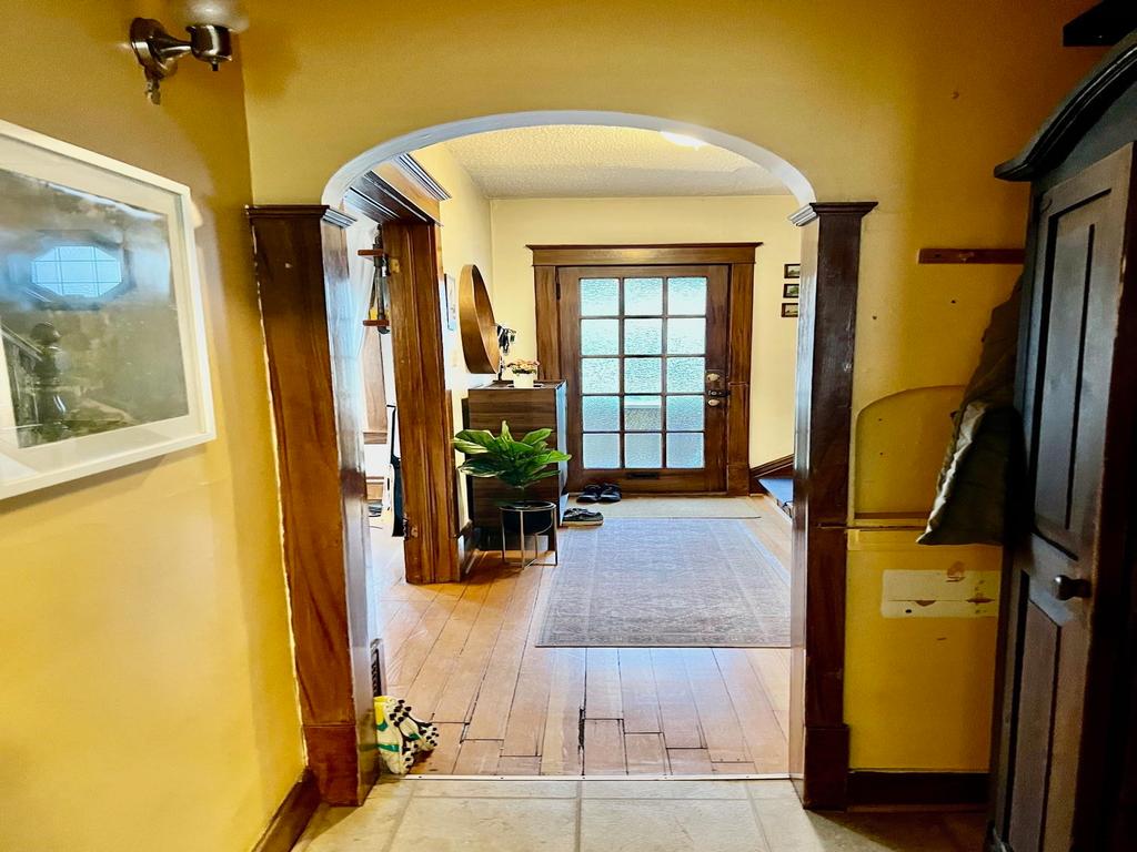 Listing Image for R3104057