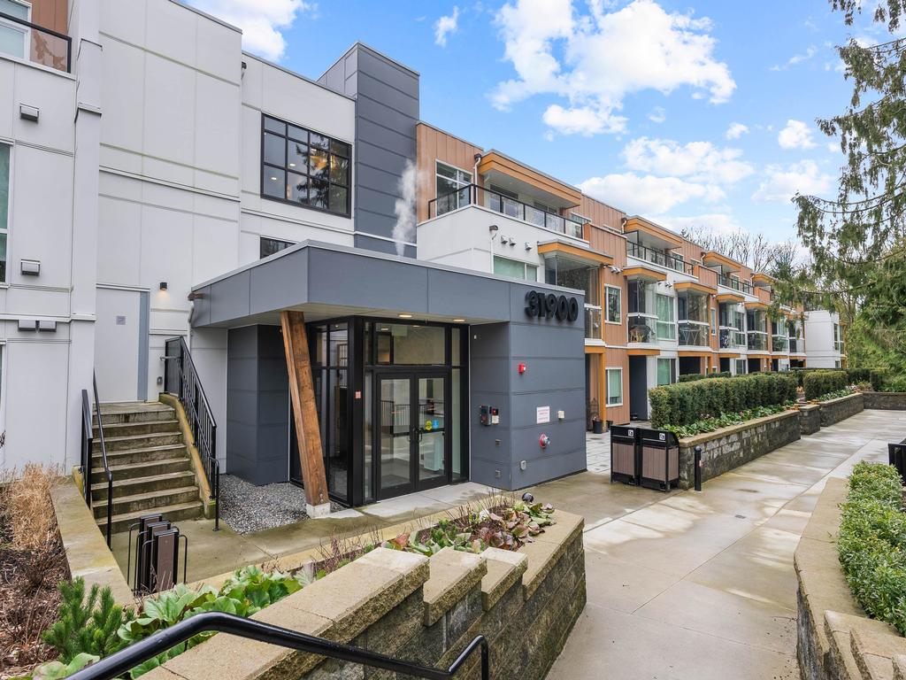 Listing Image for R3104400