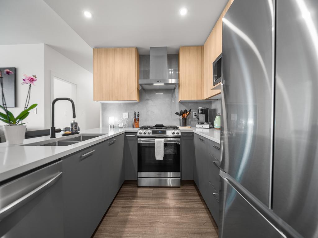 Listing Image for R3104400