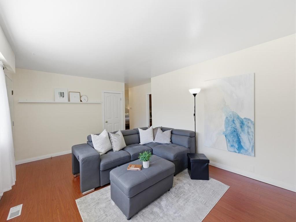 Listing Image for R3104456