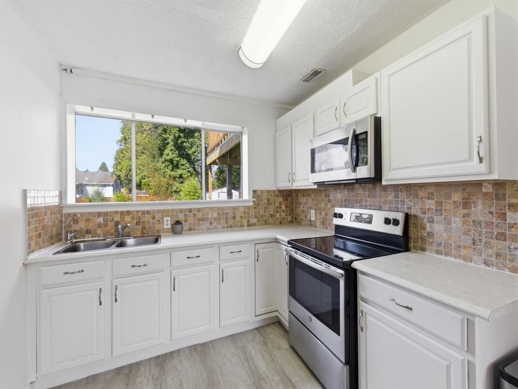 Listing Image for R3104456