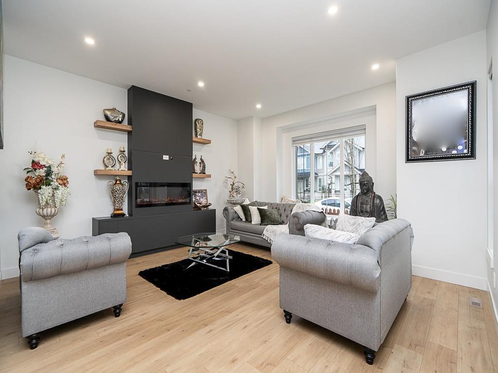 Listing Image for R3104595